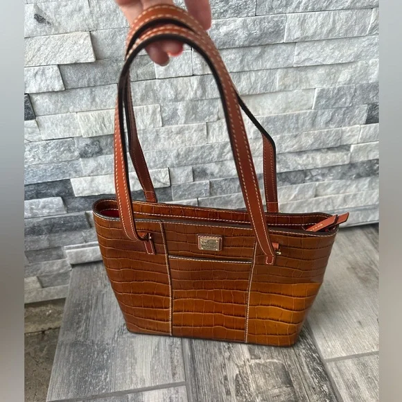 Dooney & Bourke Croco Lexington Shopper Classic Neutral Handbag - Picture 8 of 15